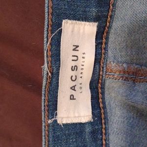Gently used distressed jegging